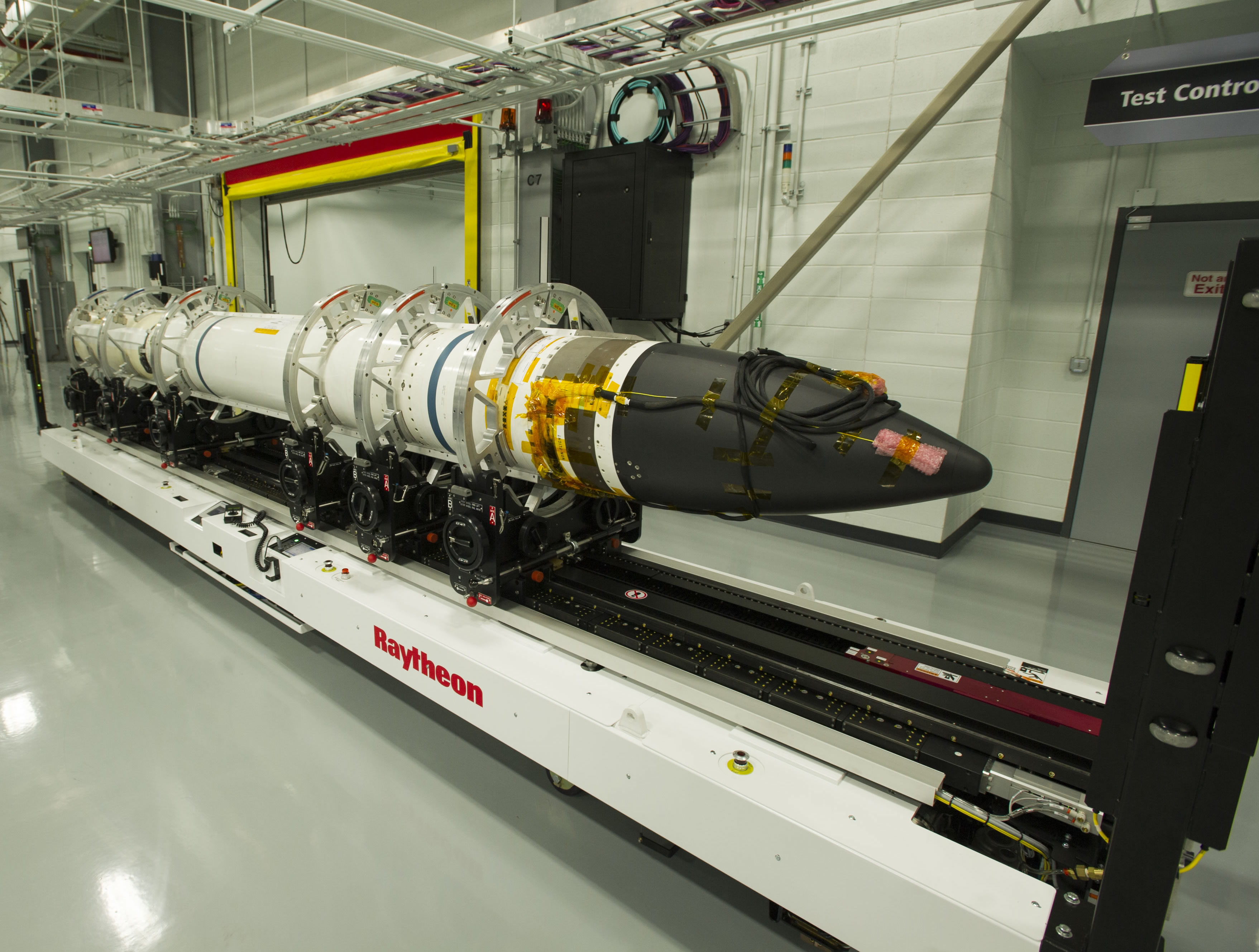 A Raytheon SM-3® Block IIA rakétája, mely az európai védelmi rendszerek egyik központi eleme lesz 2018-tól. Kép forrása: Raytheon