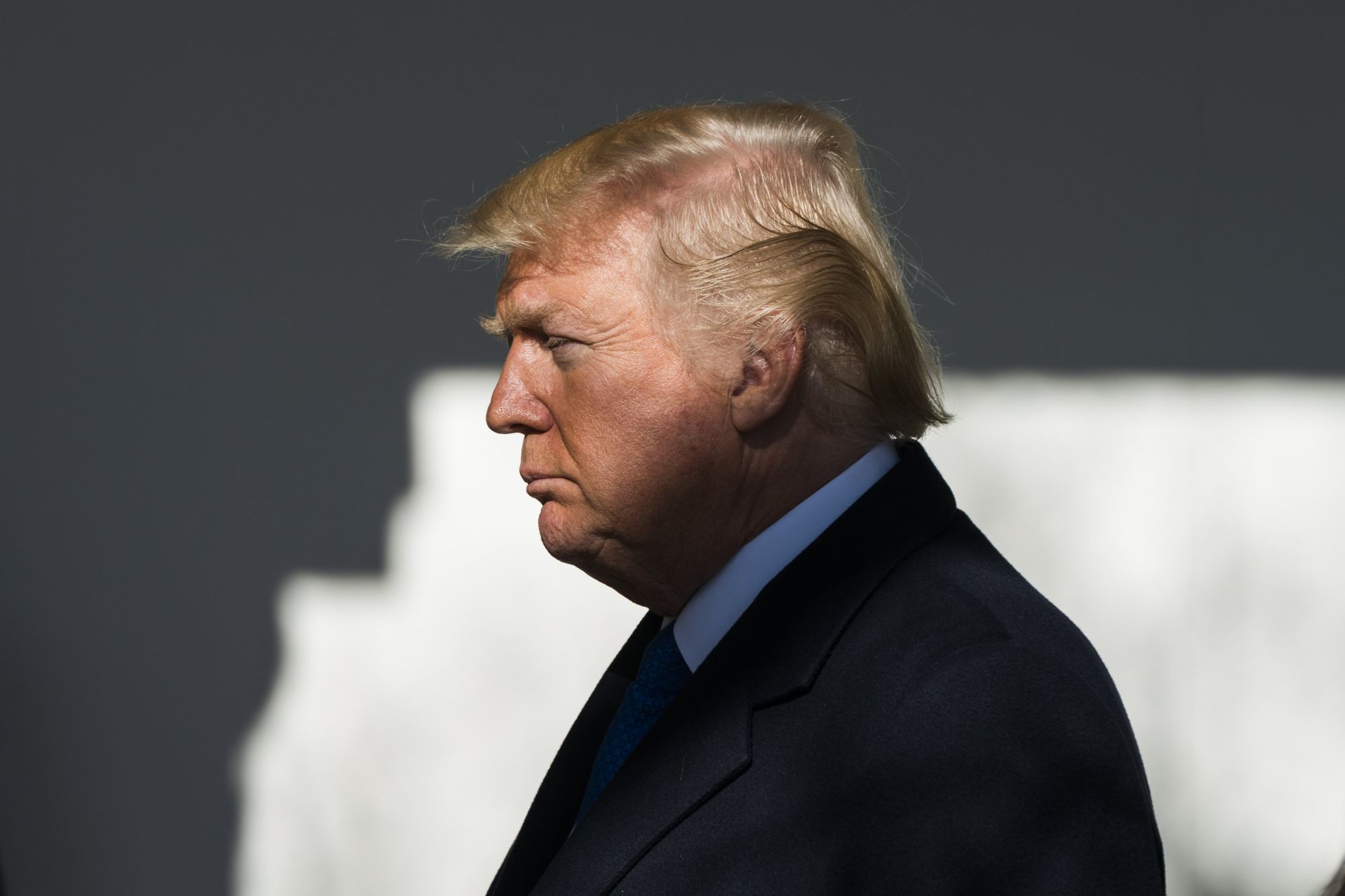 Donald Trump a Fehér Ház Rózsakertjében Washingtonban, 2018. január 19-én.  EPA/JIM LO SCALZO