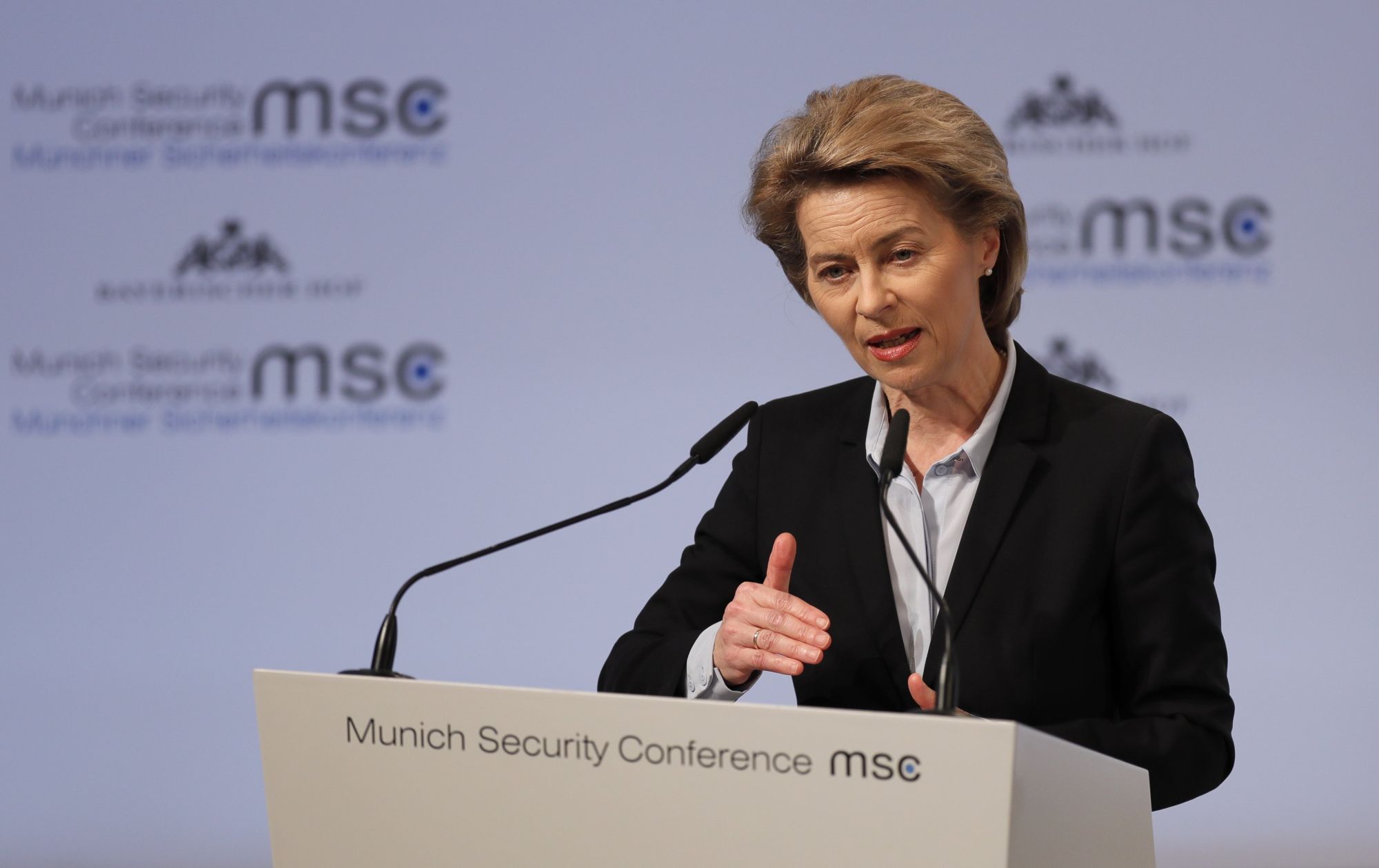 A német védelmi miniszter, Ursula von der Leyen előadást tart az 54. müncheni biztonságpolitikai konferencián (MSC), 2018. február 16-án. EPA/RONALD WITTEK