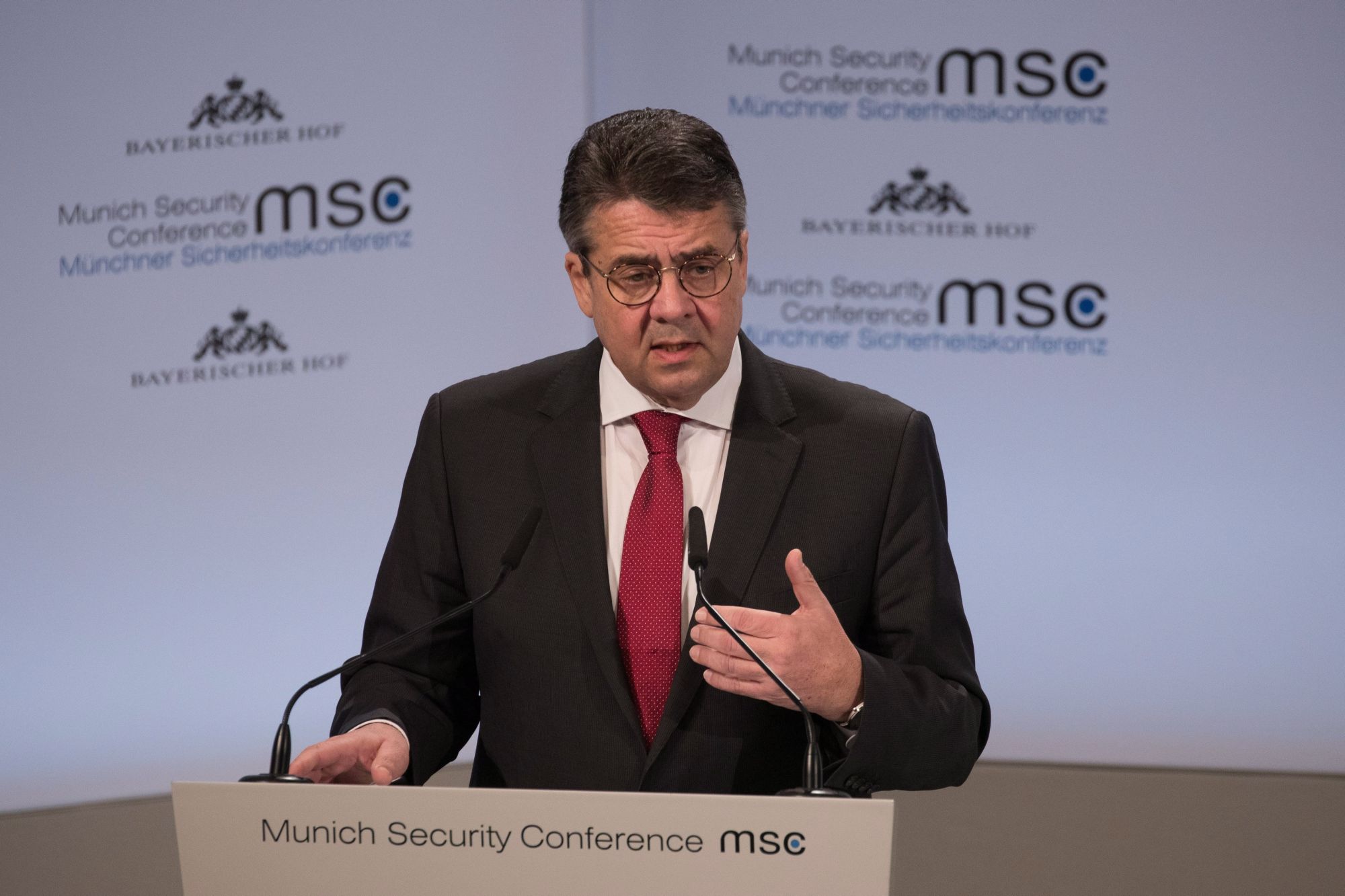 Sigmar Gabriel német külügyminiszter beszél az 54. nemzetközi biztonságpolitikai konferencián Münchenben 2018. február 17-én. A háromnapos tanácskozás február 18-án zárul. (MTI/EPA/Ronald Wittek)