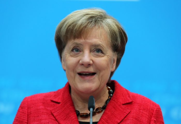 Berlin, 2018. március 5. Angela Merkel német kancellár, a Kereszténydemokrata Unió (CDU) elnöke sajtótájékoztatót tart a párt berlini székházában 2018. március 5-én, egy nappal azután, hogy a Német Szociáldemokrata Párt (SPD) kétharmados többséggel jóváhagyta a CDU-val és a bajor Keresztényszociális Unióval (CSU) kidolgozott koalíciós szerzõdést. Merkel szerint a szavazás jó alap a közös kormányzáshoz. (MTI/EPA/Felipe Trueba)