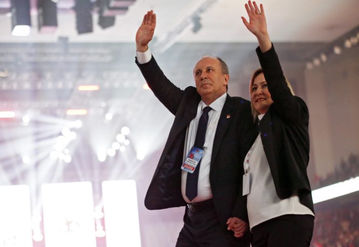 epa06493708 Yalova lawmaker and candidate for Chairman of Turkey's main opposition Republican Peoples Party (CHP), Muharrem Ince (L) and his wife Ulku Ince (R) wave during the party's 36th ordinary congress in Ankara, Turkey, 03 February 2018.  EPA/TUMAY BERKIN