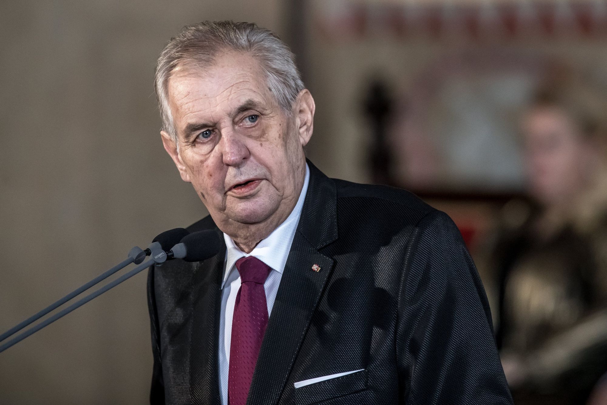 Milos Zeman újraválasztott cseh államfő beszédet mond a beiktatási ünnepségén a prágai vár, a Hradzsin Ulászló-termében 2018. március 8-án. (MTI/EPA/Martin Divisek)