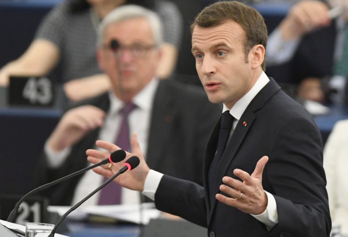 Strasbourg, 2018. április 17. Emmanuel Macron francia elnök felszólal az Európai Parlament plenáris ülésén Strasbourgban 2018. április 17-én. (MTI/EPA/Patrick Seeger)