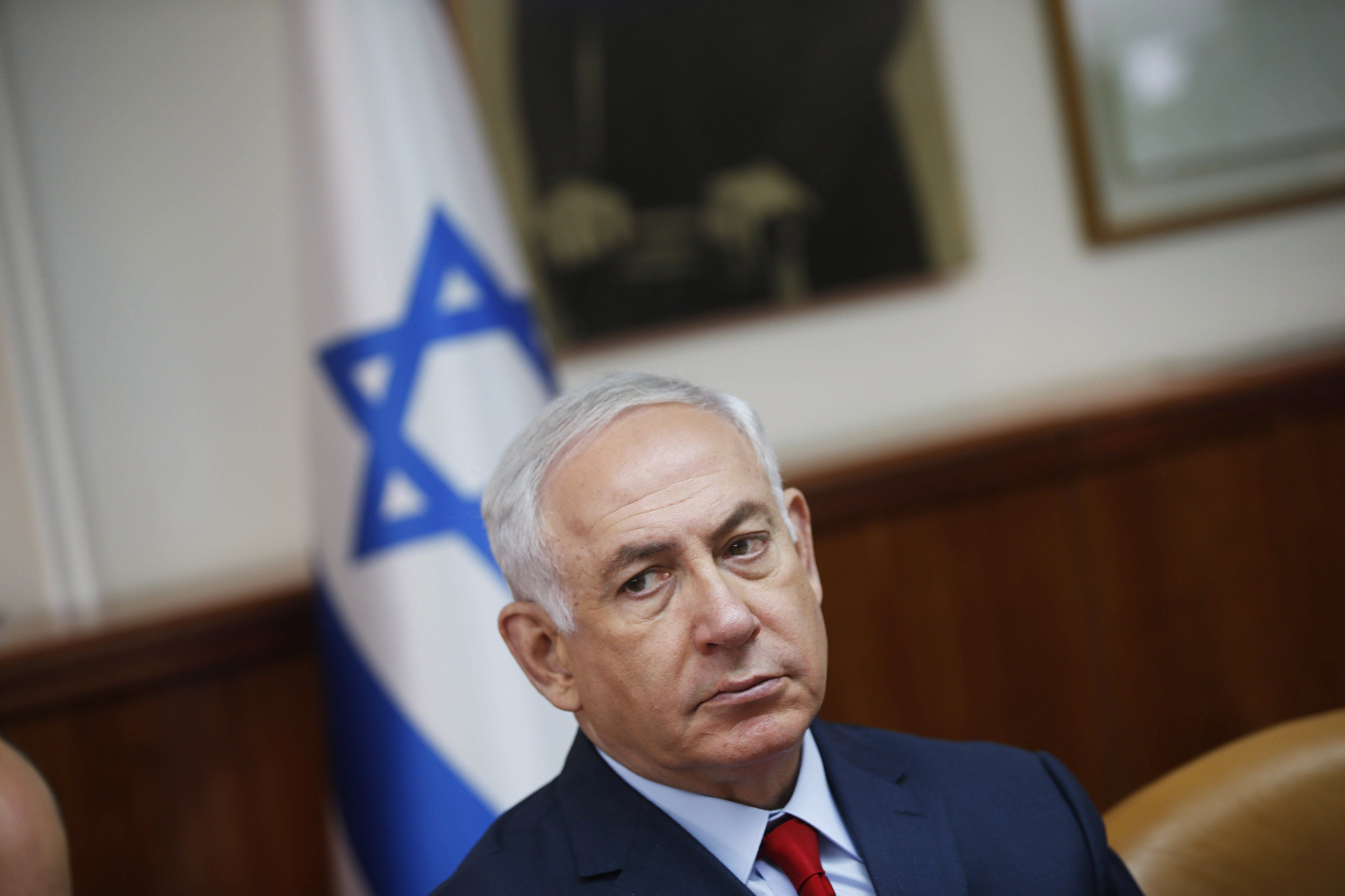 Jeruzsálem, 2017. október 22. Benjámin Netanjahu izraeli miniszterelnök a heti kabinetülésen Jeruzsálemben 2017. október 22-én.(MTI/EPA pool/Ronen Zvulun)