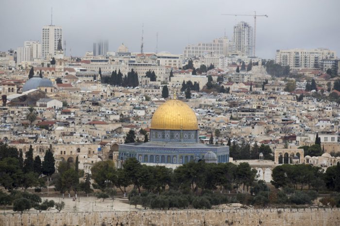 Jeruzsálem, 2017. december 6. Jeruzsálem óvárosa 2017. december 6-án. Donald Trump amerikai elnök ezen a napon várhatóan bejelenti, hogy az Egyesült Államok elismeri Jeruzsálemet Izrael fővárosának. (MTI/EPA/Atef Szafadi)