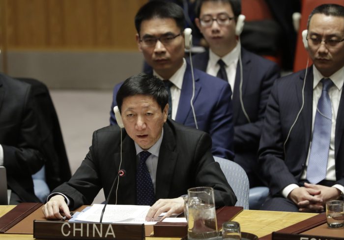 New York, 2017. december 22. Haj-tao Vu helyettes kínai ENSZ-nagykövet beszél az ENSZ Biztonsági Tanácsának ülésén a világszervezet New York-i székházában 2017. december 22-én. A tanács várhatóan szavaz az Észak-Korea elleni szankciók szigorításáról benyújtott amerikai határozattervezetről. (MTI/AP/Mark Lennihan)