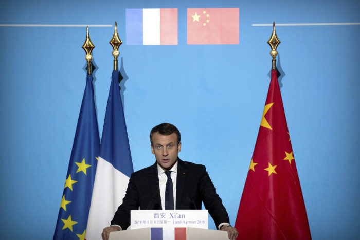 Hszian, 2018. január 8. Emmanuel Macron francia államfő beszédet mond a Daming-palotában, Senhszi kínai tartomány székhelyén, Hszianban 2018. január 8-án. (MTI/AP/Mark Schiefelbein)