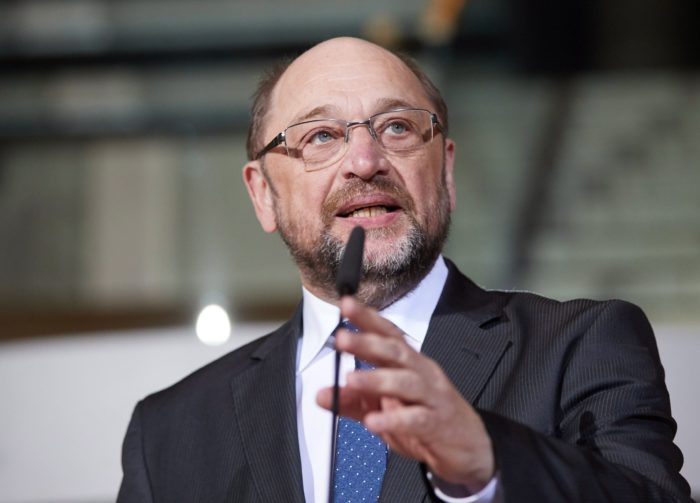 Berlin, 2018. február 13. Martin Schulz, a Német Szociáldemokrata Párt (SPD) elnöke sajtótájékoztatót tart a párt berlini székházában 2018. február 13-án, ahol bejelentette, hogy azonnali hatállyal távozik az SPD elnöki tisztségébõl. (MTI/EPA/Ha Jang Dzson)