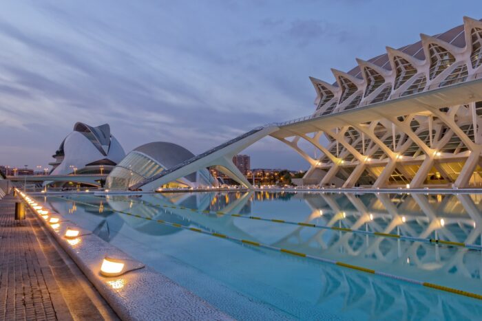 https://pixabay.com/photos/valencia-spain-calatrava-sunset-1049399/